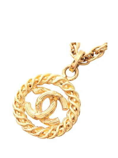 Pre-owned Chanel 1982 Cc Gold Plated Round Pendant Necklace Costume Necklace