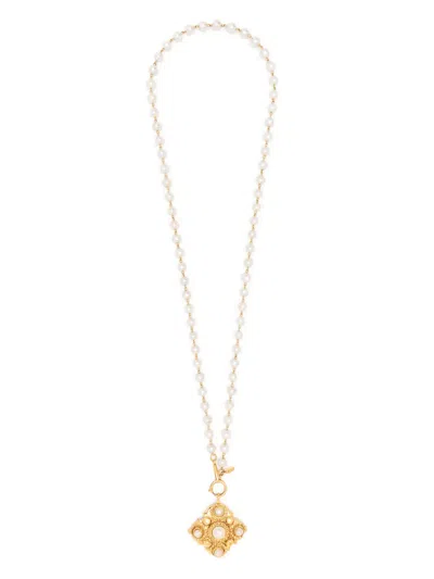 Pre-owned Chanel 1984/1990 Medallion Pearl Necklace In 金色