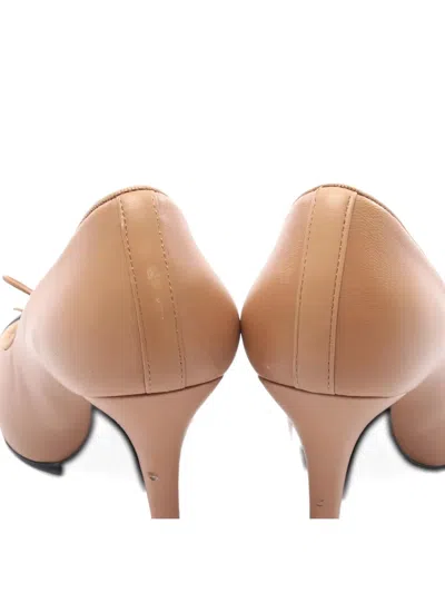 Pre-owned Chanel 1986-1988 90mm Coco Mark Bow Pumps In Neutral