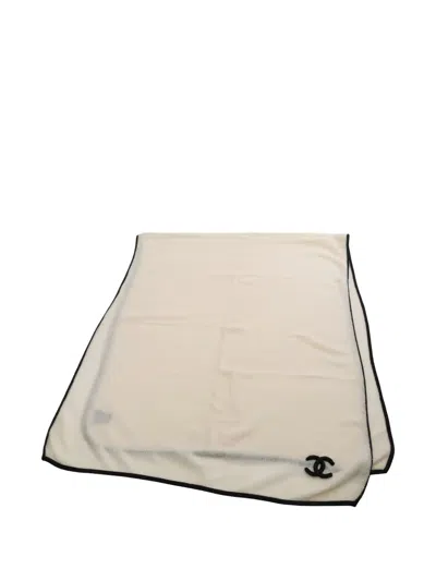 Pre-owned Chanel 1986-1988 Cc-detail Shawl In Neutral