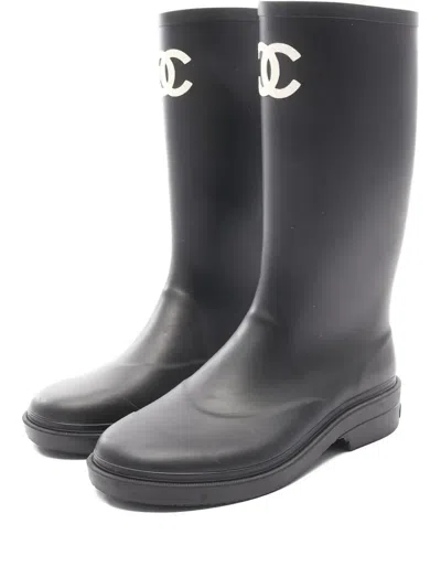 Pre-owned Chanel 1986-1988 Cc Rain Boots In Black