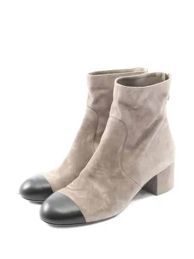 Pre-owned Chanel 1986-1988 Leather Ankle Boots In Neutral