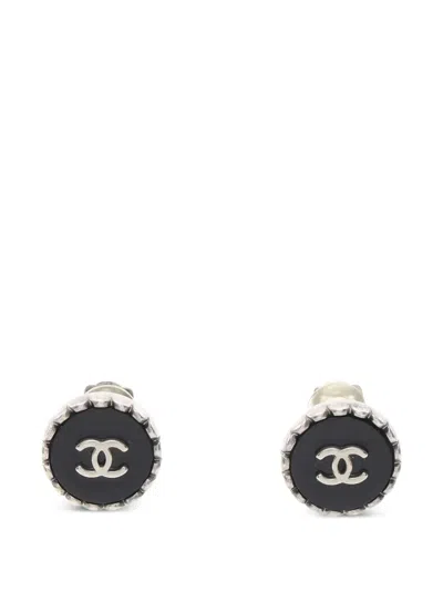 Pre-owned Chanel 1986-1988 Logo Clip-on Earrings In Black