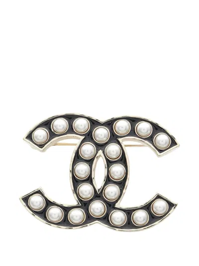 Pre-owned Chanel 1986-1988 Pearl Brooch In Gold