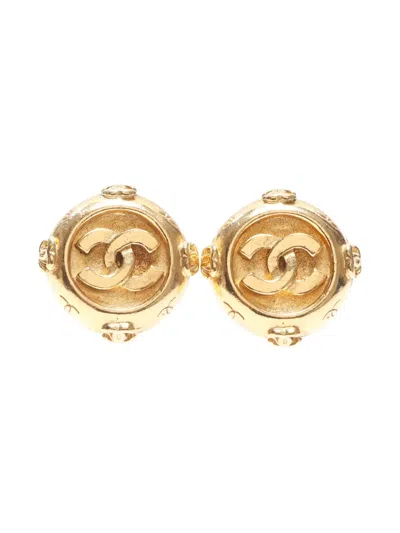 Pre-owned Chanel 1986-1994 Cc Mark Clip-on Earrings In Gold