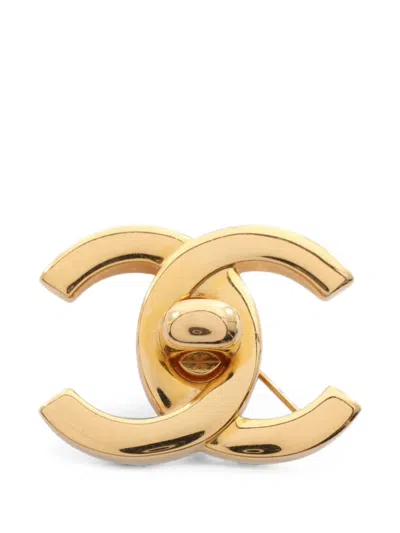 Pre-owned Chanel 1986-1988 Cc Turn-lock Brooch In Gold