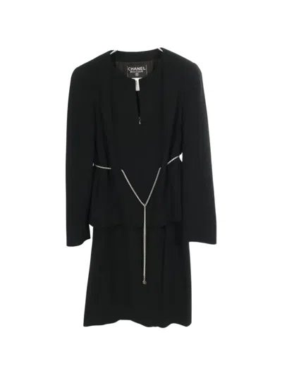 Pre-owned Chanel 1986-1988 Chain-belt Skirt Suit In Black