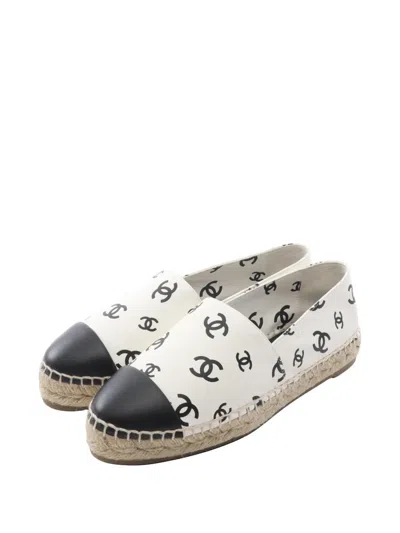 Pre-owned Chanel 1986-1988 Coco Mark Espadrilles In White