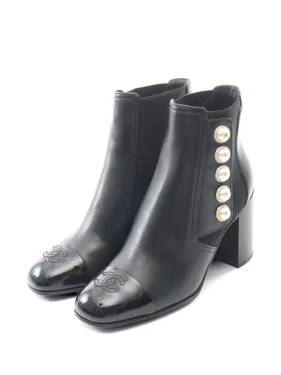 Pre-owned Chanel 1986-1988 Coco Mark Faux-pearl Ankle Boots In Black