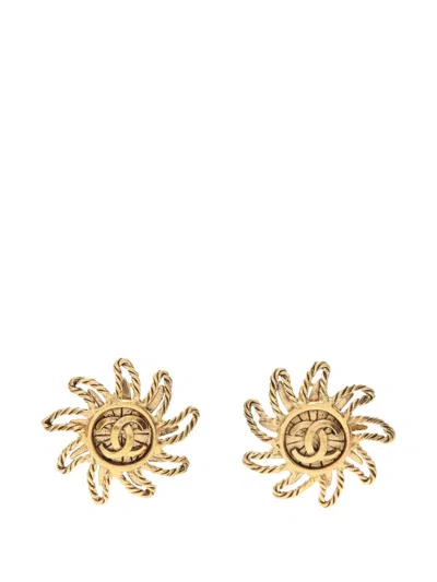 Pre-owned Chanel 1986-1988 Coco Mark Sun-motif Earrings In Gold