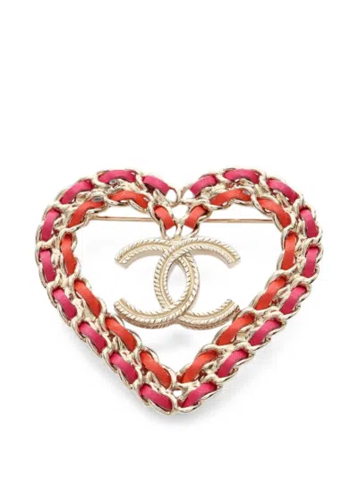 Pre-owned Chanel 1986-1988 Interlocking Cc Heart Brooch In Gold
