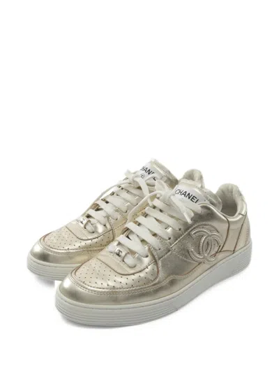 Pre-owned Chanel 1986-1988 Interlocking Cc Sneakers In Gold