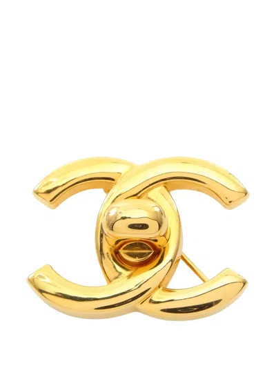 Pre-owned Chanel 1986-1988 Interlocking-cc Brooch In Gold