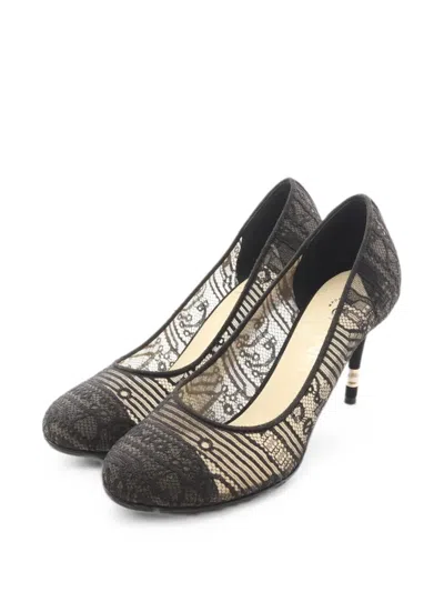 Pre-owned Chanel 1986-1988 Lace Faux-pearl Pumps In Black