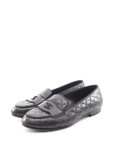 Pre-owned Chanel 1986-1988 Matelassé Cc Logo Loafers In Black