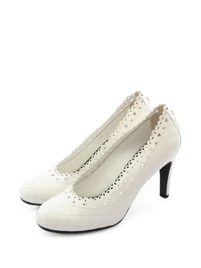 Pre-owned Chanel 1986-1988 Matelassé Pumps In White
