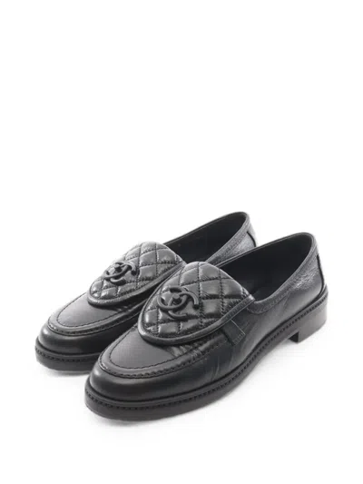 Pre-owned Chanel 1986-1988 Matelassé Turn-lock Loafers In Black