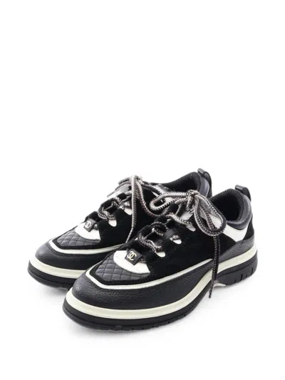 Pre-owned Chanel 1986-1988 Matelassé-detail Low-top Sneakers In Black