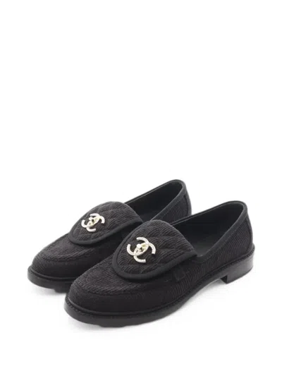 Pre-owned Chanel 1986-1988 Ribbed Cc Turn-lock Loafers In Black