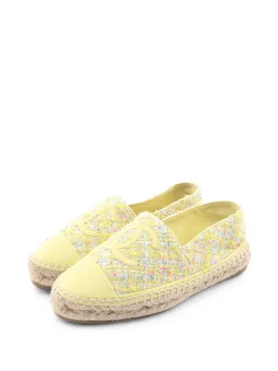 Pre-owned Chanel 1986-1988 Tweed Interlocking Cc Espadrilles In Yellow