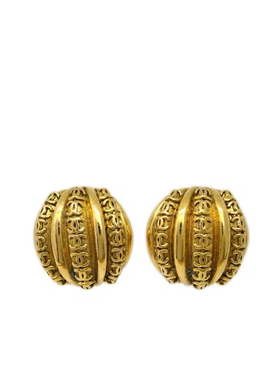 Pre-owned Chanel 1988 Cc Button Clip-on Earrings In Gold