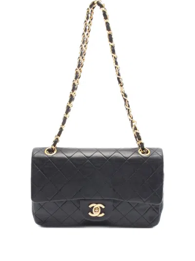 Pre-owned Chanel 1989-1991 Diamond-quilted Shoulder Bag In Black