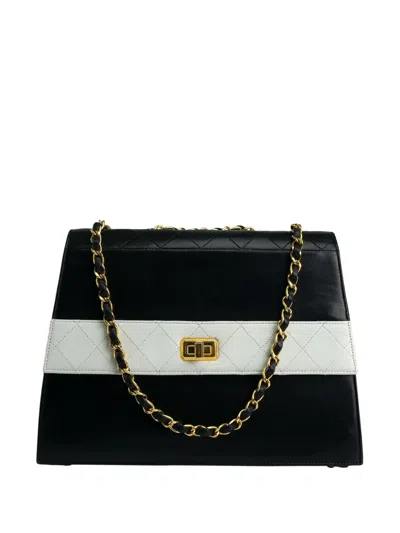 Pre-owned Chanel 1989 Diamond-quilted Shoulder Bag In Black
