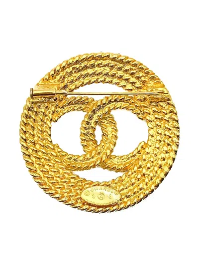 Pre-owned Chanel 1989 Interlocking Cc Logo Brooch In Gold