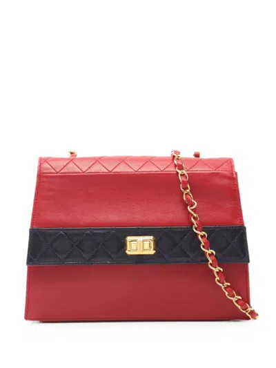Pre-owned Chanel 1989-1991 Matelassé Turn-lock Cross Body Bag In Red
