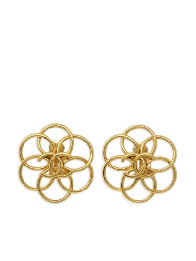 Pre-owned Chanel 1990-2000 Cc Flower Clip-on Earrings In Gold