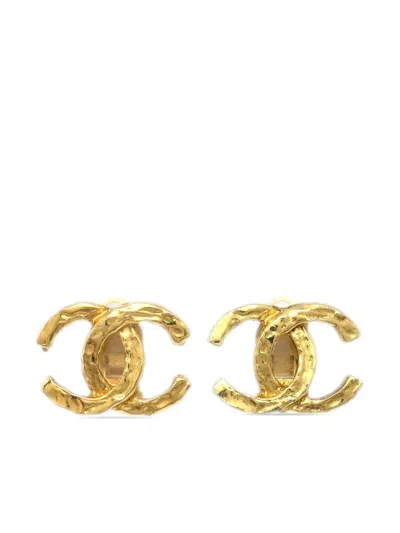 Pre-owned Chanel 1990-2000 Cc Clip-on Earrings In Gold