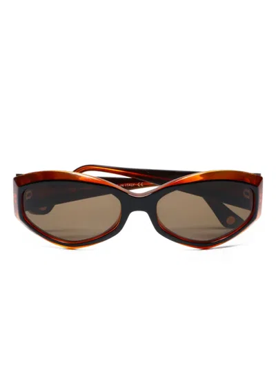 Pre-owned Chanel 1990-2000s Cc Mark Cat-eye Frame Sunglasses In Black