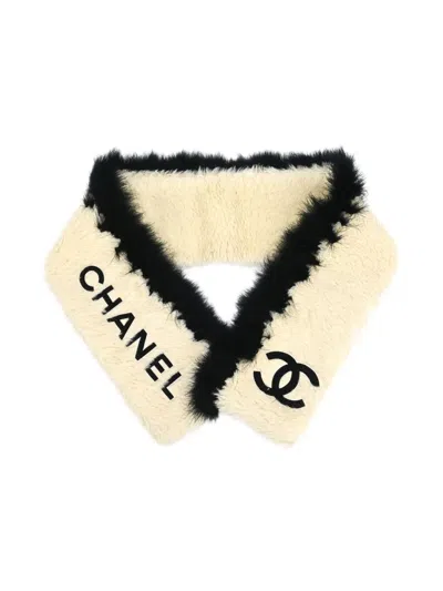 Pre-owned Chanel 1990-2000s Faux-fur Stole In White