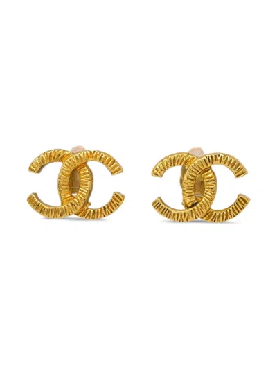 Pre-owned Chanel 1990-2000s Interlocking Cc Earrings In Gold
