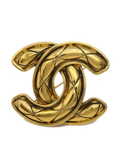 Pre-owned Chanel 1990-2000 Large Quilted Cc Brooch Pin In Gold