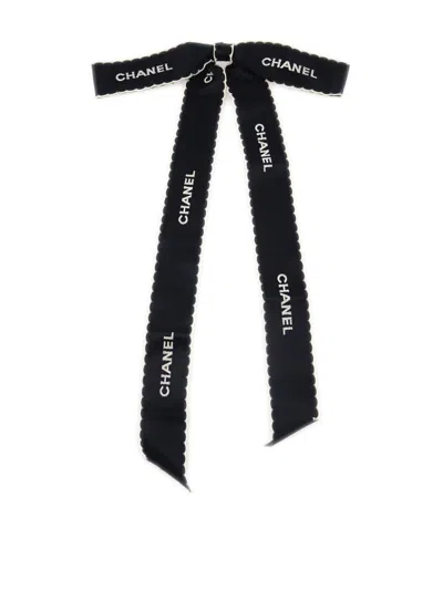 Pre-owned Chanel 1990-2000s Logo-jacquard Satin Brooch In 黑色
