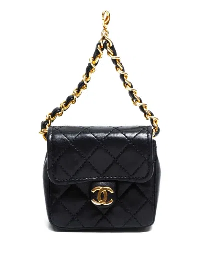 Pre-owned Chanel 1990-2000s Matelassé Mini Pouch In Black