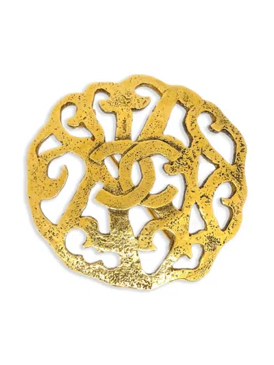 Pre-owned Chanel 1990-2000s Medallion Brooch In Gold