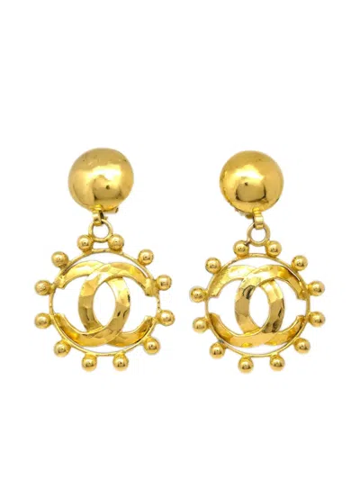 Pre-owned Chanel 1990 Cc Dangle Clip-on Earrings In Gold