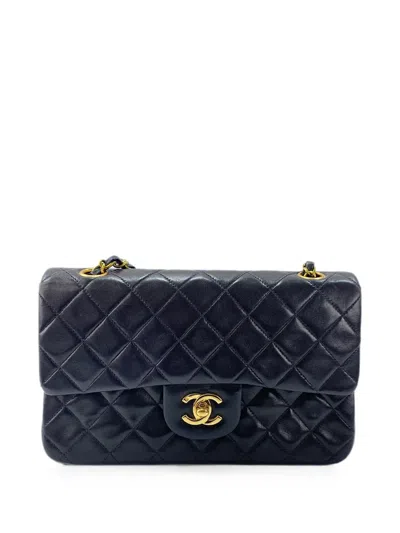 Pre-owned Chanel 1990-1992 Matelassé Shoulder Bag In Black