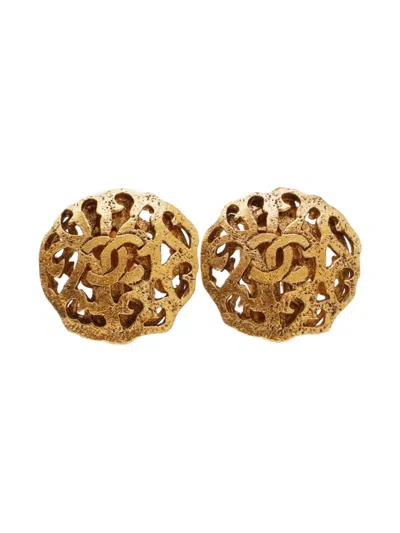 Pre-owned Chanel 1990s Cc Mark Clip-on Earrings In Gold