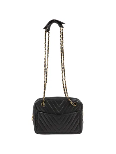 Pre-owned Chanel 1990s Quilted Leather Shoulder Bag In Black