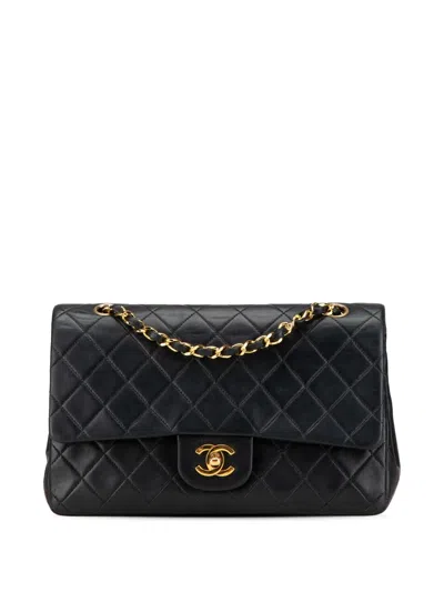 Pre-owned Chanel 1991-1994 Medium Classic Lambskin Double Flap Shoulder Bag In 黑色