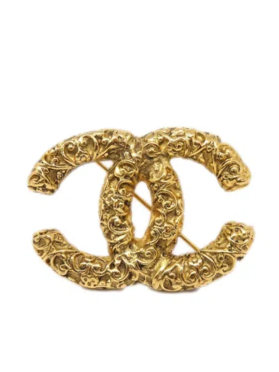 Pre-owned Chanel 1993 Baroque-embossed Cc-logo Brooch In Gold