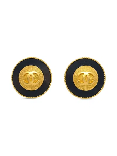 Pre-owned Chanel 1993 Button Clip-on Earrings In Gold