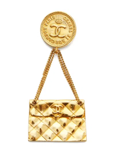 Pre-owned Chanel 1993 Cc Logo Diamond Quilting Coin Brooch In Gold