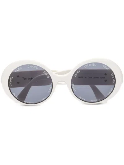 Pre-owned Chanel 1993 Cc Logo Round-frame Sunglasses In White