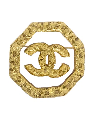 Pre-owned Chanel 1993 Cc Octagonal Brooch In Gold
