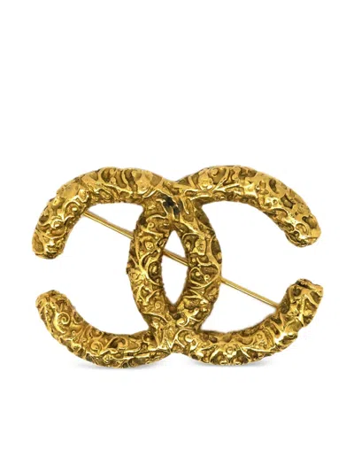 Pre-owned Chanel 1993 Cc Sculpted Brooch In Gold