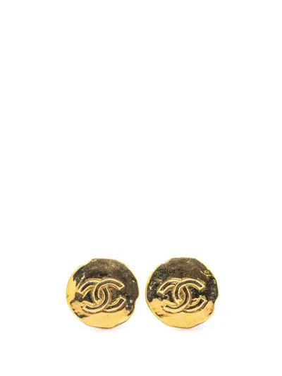 Pre-owned Chanel 1993 Gold Plated Cc Round Clip On Earrings Costume Earrings